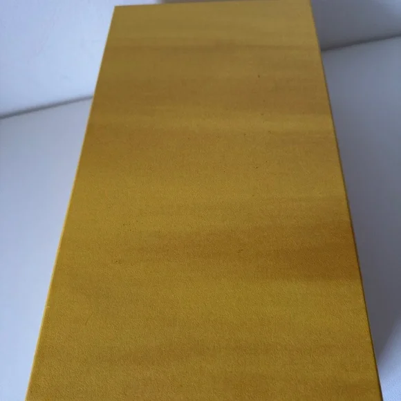 FENDI Shoe Box with Tissue Paper - Picture 12 of 12